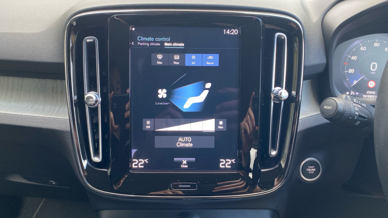 Volvo Xc40 2.0 B4P Inscription 5dr AWD Auto Petrol Estate